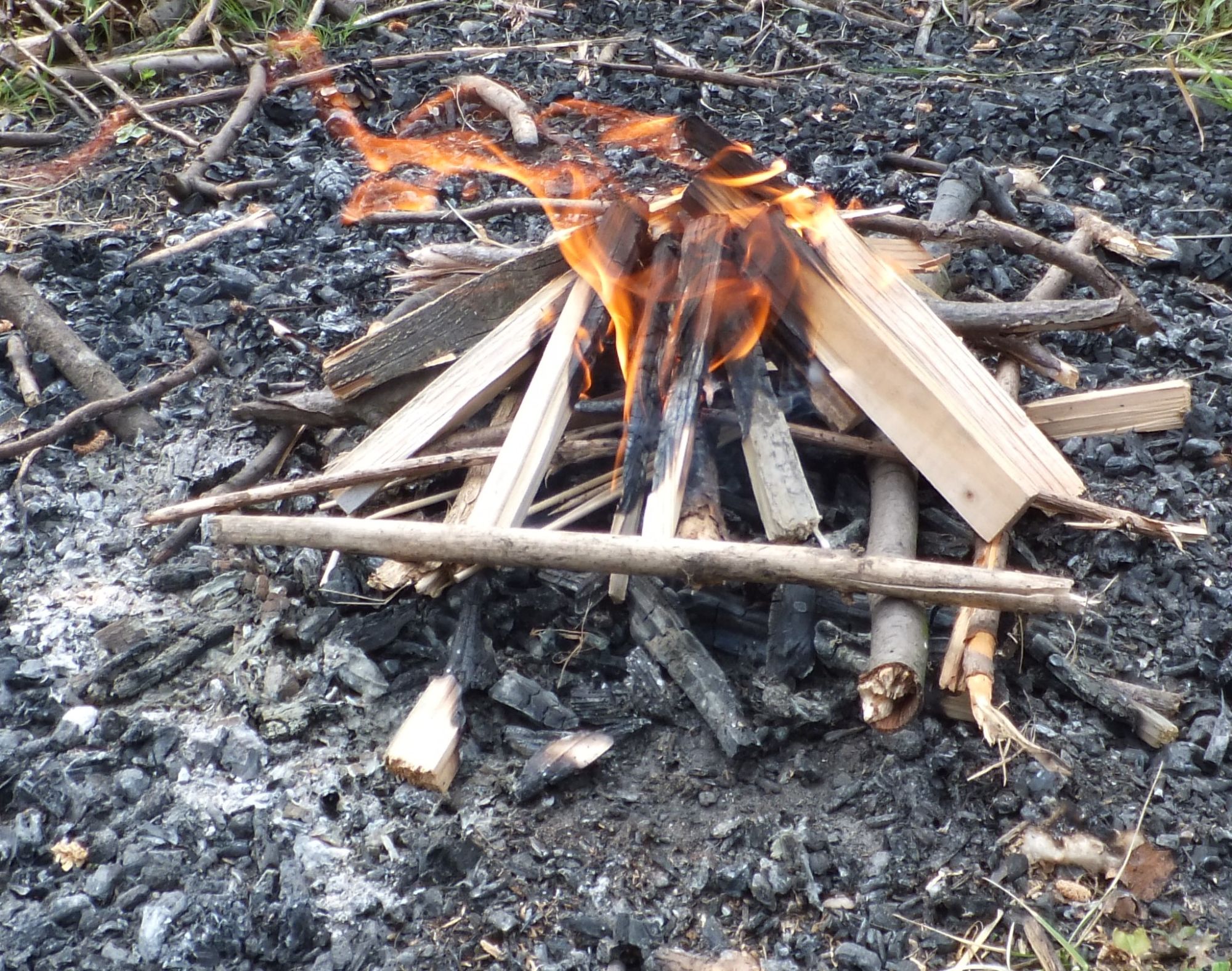 MAIN ACTIVITY: Fire Triangle - Outdoor Learning Made Easy